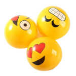 pelota con diseño de cara feliz