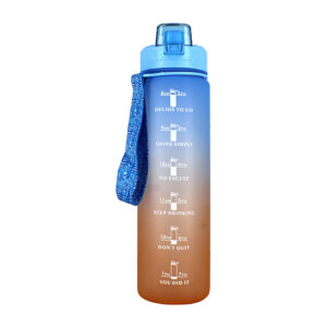 Botella bicolor-tricolor de plástico con capacidad para 1 litro, correa y sticker decorativos / bz651