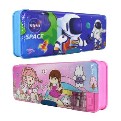 Estuche lapicera plastificada de 2 compartimientos, sacapuntas doble y con estampado animado, variedad de modelos / b-2323
