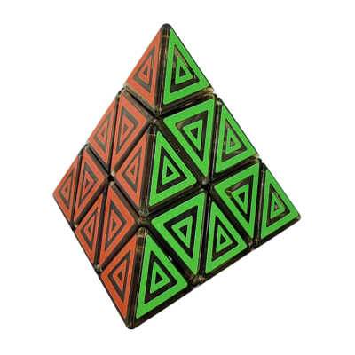 Cubo rubik en forma de pirámide con diseño de triángulos / magic cube / mf-lh998a