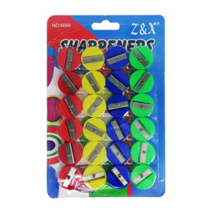 Blíster con 24 sacapuntas de plástico en forma circular, variedad de colores / sharpeners
