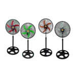 Caja con 4 Ventiladores de pedestal de 18 pulgadas con 5 aspas de plástico, variedad de colores / takki shop / v18002