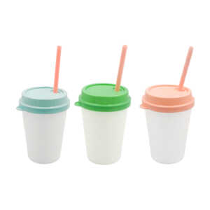 Paquete con 3 vasos de plástico, tapadera, popotes y stickers de animales animados, variedad de colores / yiteng / bz8925
