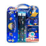 Kit de papelería con estuche lapicera, 4 lápices, mini libreta, sacapuntas y borrador con temática espacial - astronauta / tk-135tz / 6606 / space program / space pencil set