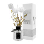 Frasco hexagonal aromatizante difusor con esencia, 50ml, 4 varillas con 2 flores + decoración de ramas, bola y lazo, variedad de aromas / 457805 / a005