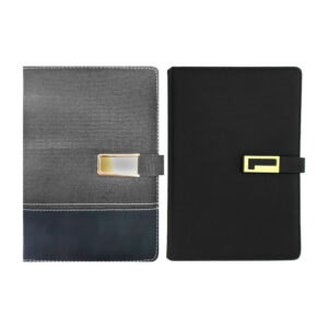 Libreta tipo agenda lisa, pasta dura y broche dorado magnético / 8108 / 8107