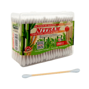 Caja transparente con 200 cotonetes de bambú con doble punta / nitram