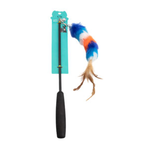 1pza Juguete interactivo para gato retráctil, con figura afelpada bicolor, plumas y cascabel, variedad de colores / jr2423