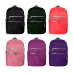 Mochila pequeña lisa con 5 compartimentos, tirantes satinados y placa circular