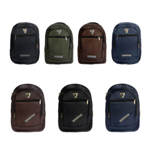 Mochila grande lisa con 4 compartimentos y placa triangular frontal y&l