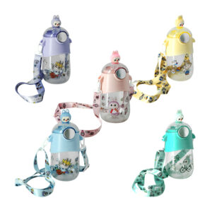 Botella cantimplora con correa, popote, capacidad de 700ml y estampado de labubus, variedad de colores / lu1431